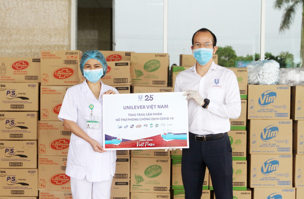 Chung tay tiếp sức các “chiến sĩ” nơi tuyến đầu chống dịch - Ảnh 2.
