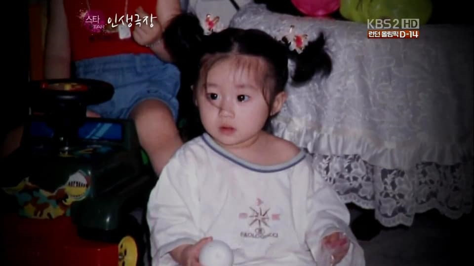 Lộ ảnh Jiyeon (T-ara) thời bé, đúng là mỹ nhân từ nhỏ nhưng nhan sắc của bố cô nàng còn gây chú ý hơn - Ảnh 5.