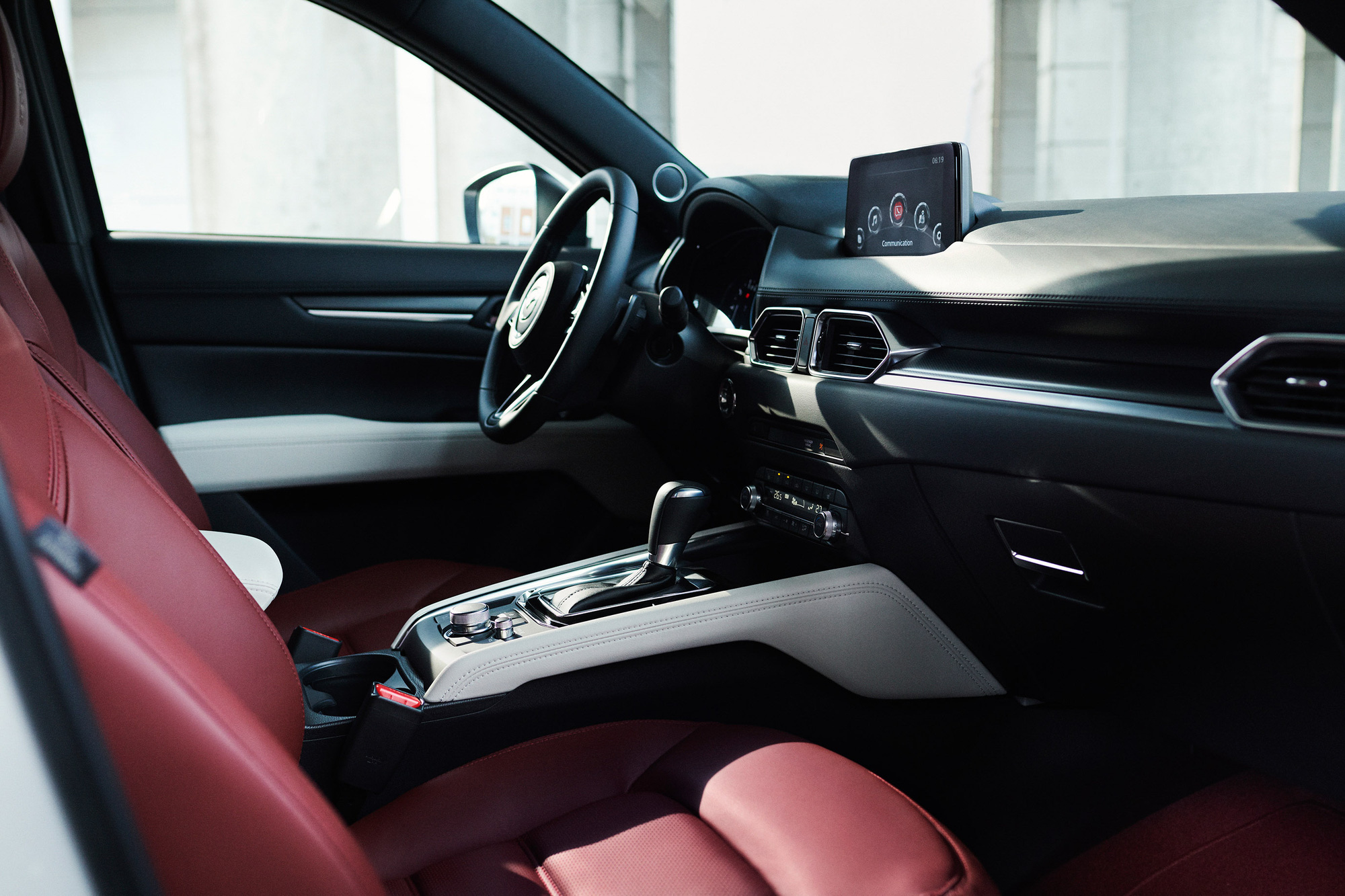 Loạt xe Mazda bổ sung phiên bản đặc biệt với các chi tiết tinh xảo như xe sang - Ảnh 4. Loạt xe Mazda bổ sung phiên bản đặc biệt với các chi tiết tinh xảo như xe sang - Ảnh 4.