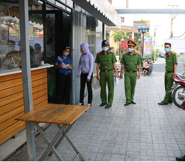 Công an An Giang hạ quyết tâm trong trận chiến cuối cùng - Ngăn chặn và đẩy lùi Covid 19 - Ảnh 1.