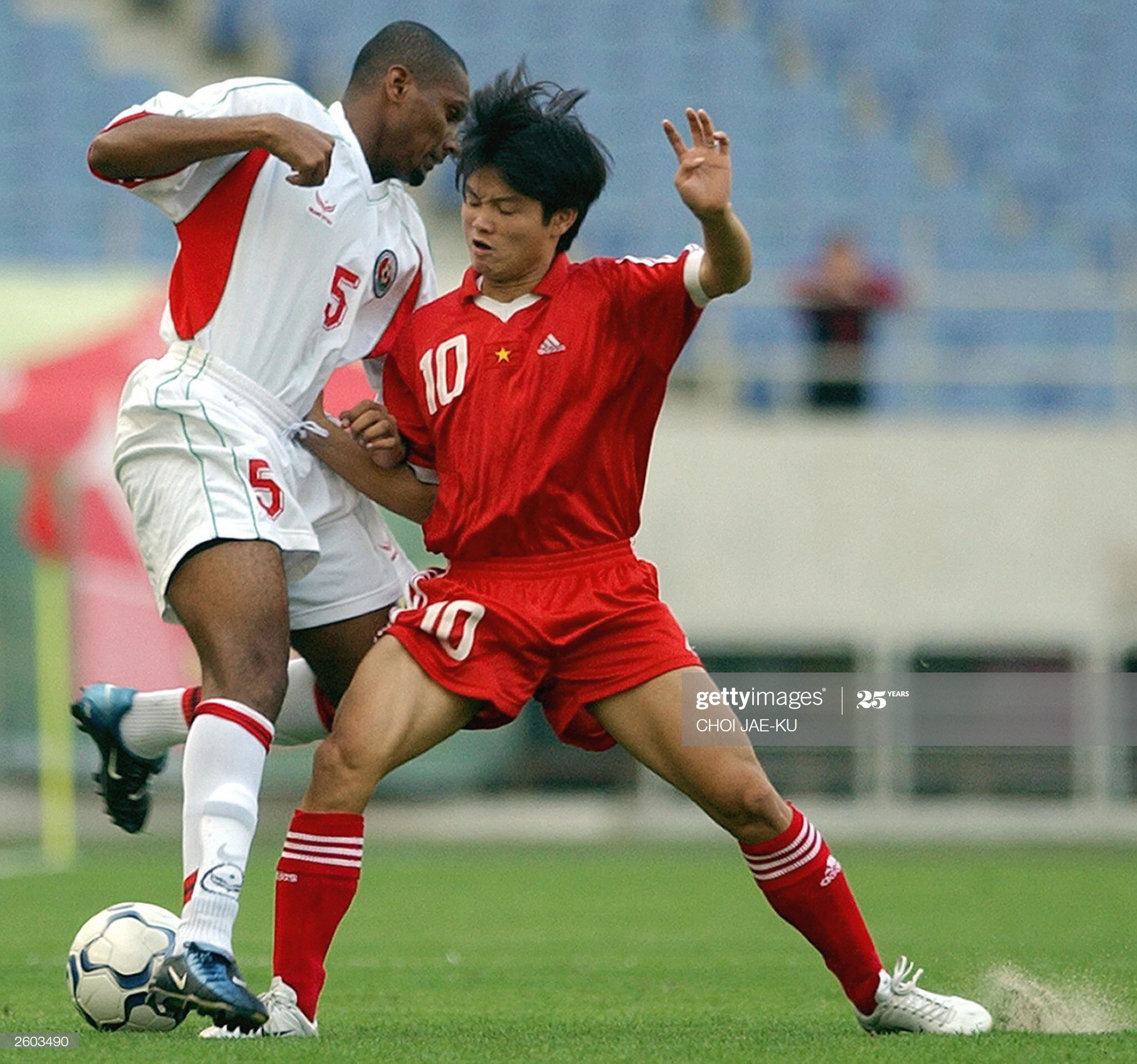 Văn Quyến xuất quỷ nhập thần, Việt Nam hạ đội hạng tư World Cup nhờ một đội hình kỳ lạ - Ảnh 2.