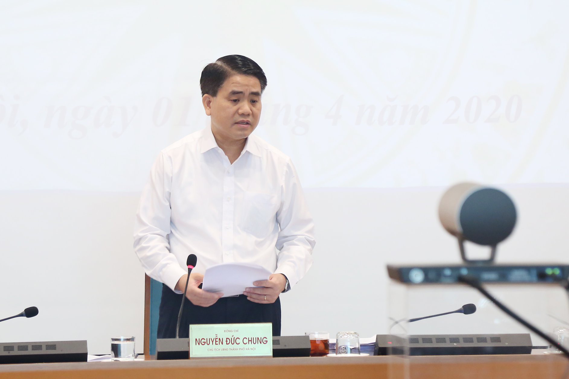 Chủ tịch Hà Nội kêu gọi cán bộ, công chức ủng hộ 1 ngày lương hỗ trợ gia đình khó khăn vì Covid -19 - Ảnh 1.