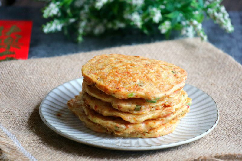 Bữa sáng làm bánh khoai tây cay giòn nóng hổi cả nhà xuýt xoa ăn hết trong nháy mắt - Ảnh 4. Bữa sáng làm bánh khoai tây cay giòn nóng hổi cả nhà xuýt xoa ăn hết trong nháy mắt - Ảnh 4.