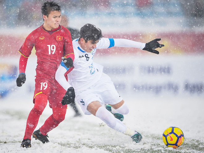 Tiền vệ từng đối đầu Quang Hải ở Thường Châu tỏa sáng rực rỡ tại giải bóng đá mạo hiểm nhất hành tinh - Ảnh 1.