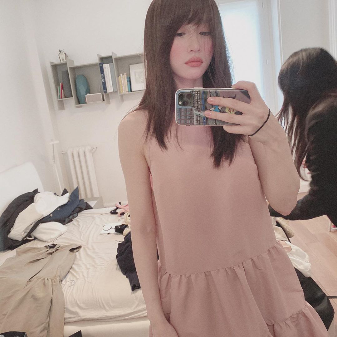 Chẳng cần cầu kỳ chi cho mệt, bạn cứ copy loạt kiểu tóc đơn giản nhưng max điểm thần thái này của sao Hàn là đảm bảo xinh - Ảnh 10. Chẳng cần cầu kỳ chi cho mệt, bạn cứ copy loạt kiểu tóc đơn giản nhưng max điểm thần thái này của sao Hàn là đảm bảo xinh - Ảnh 10.