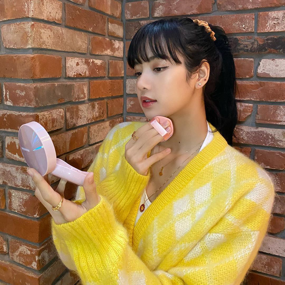 Chẳng cần cầu kỳ chi cho mệt, bạn cứ copy loạt kiểu tóc đơn giản nhưng max điểm thần thái này của sao Hàn là đảm bảo xinh - Ảnh 1. Chẳng cần cầu kỳ chi cho mệt, bạn cứ copy loạt kiểu tóc đơn giản nhưng max điểm thần thái này của sao Hàn là đảm bảo xinh - Ảnh 1.