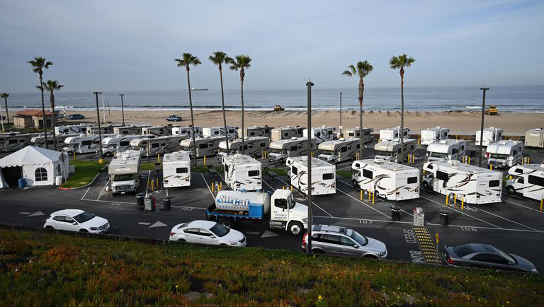 Xe nhà kéo được quyên góp hàng loạt cho các nhân viên y tế Mỹ - Ảnh 2. Xe nhà kéo được quyên góp hàng loạt cho các nhân viên y tế Mỹ - Ảnh 2.