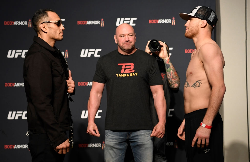 Tony Ferguson lần đầu thua trận sau gần 7 năm, mất đai vô địch vào tay Justin Gaethje - Ảnh 1.