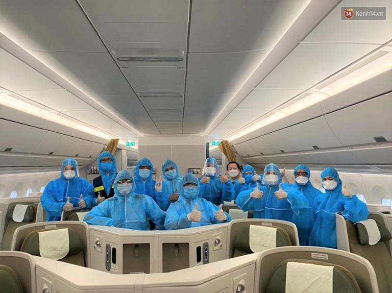 Hơn 270 công dân Việt Nam từ Malaysia về nước trên chuyến bay của Vietnam Airlines - Ảnh 4. Hơn 270 công dân Việt Nam từ Malaysia về nước trên chuyến bay của Vietnam Airlines - Ảnh 4.