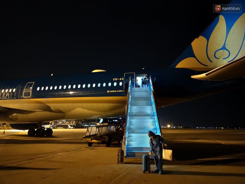 Hơn 270 công dân Việt Nam từ Malaysia về nước trên chuyến bay của Vietnam Airlines - Ảnh 5. Hơn 270 công dân Việt Nam từ Malaysia về nước trên chuyến bay của Vietnam Airlines - Ảnh 5.