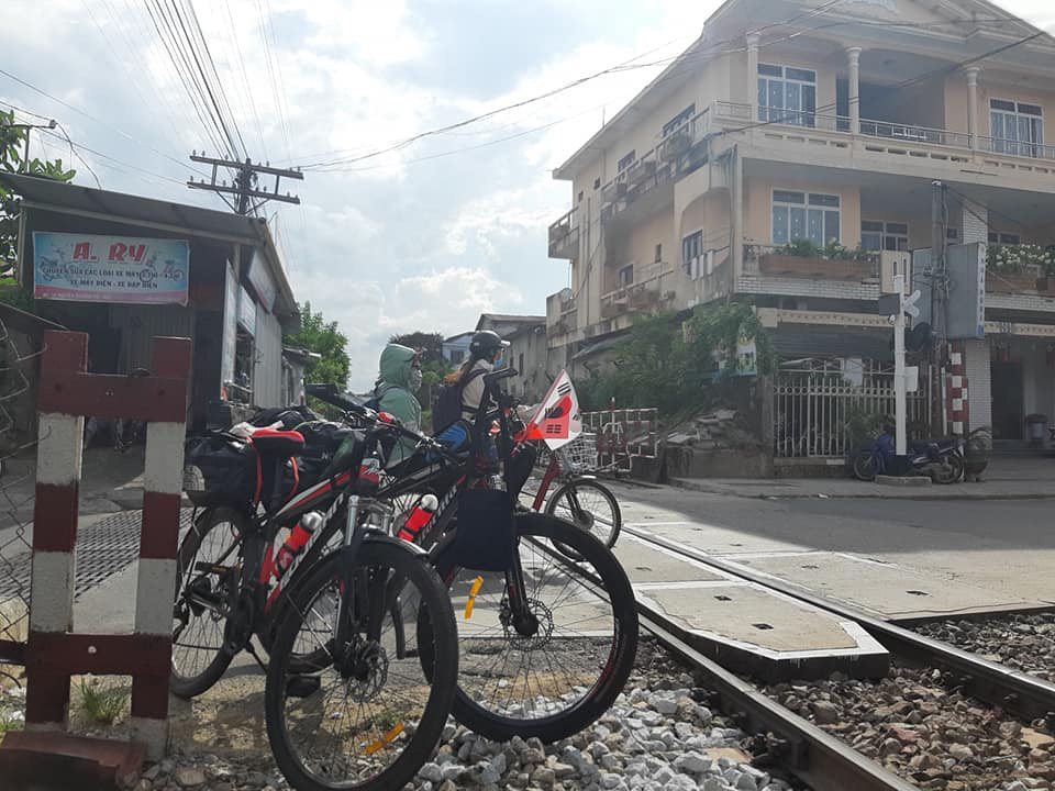 Trai Hàn đi du lịch từ Hà Nội đến Sài Gòn bằng xe đạp trong gần 1 năm: “Nhiều người bảo tôi là đồ điên nhưng vì đam mê nên mặc kệ!” - Ảnh 3.