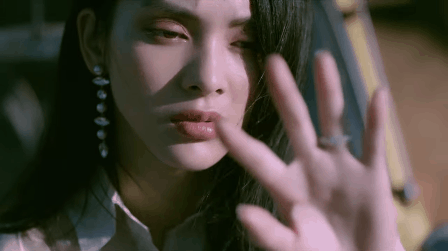 Hoàng Rob tung MV hợp tác cùng hit-maker Khắc Hưng, nghe nhạc là thấy quen nhưng lại làm fan chưng hửng: Tua mãi không đến đoạn hát? - Ảnh 5.