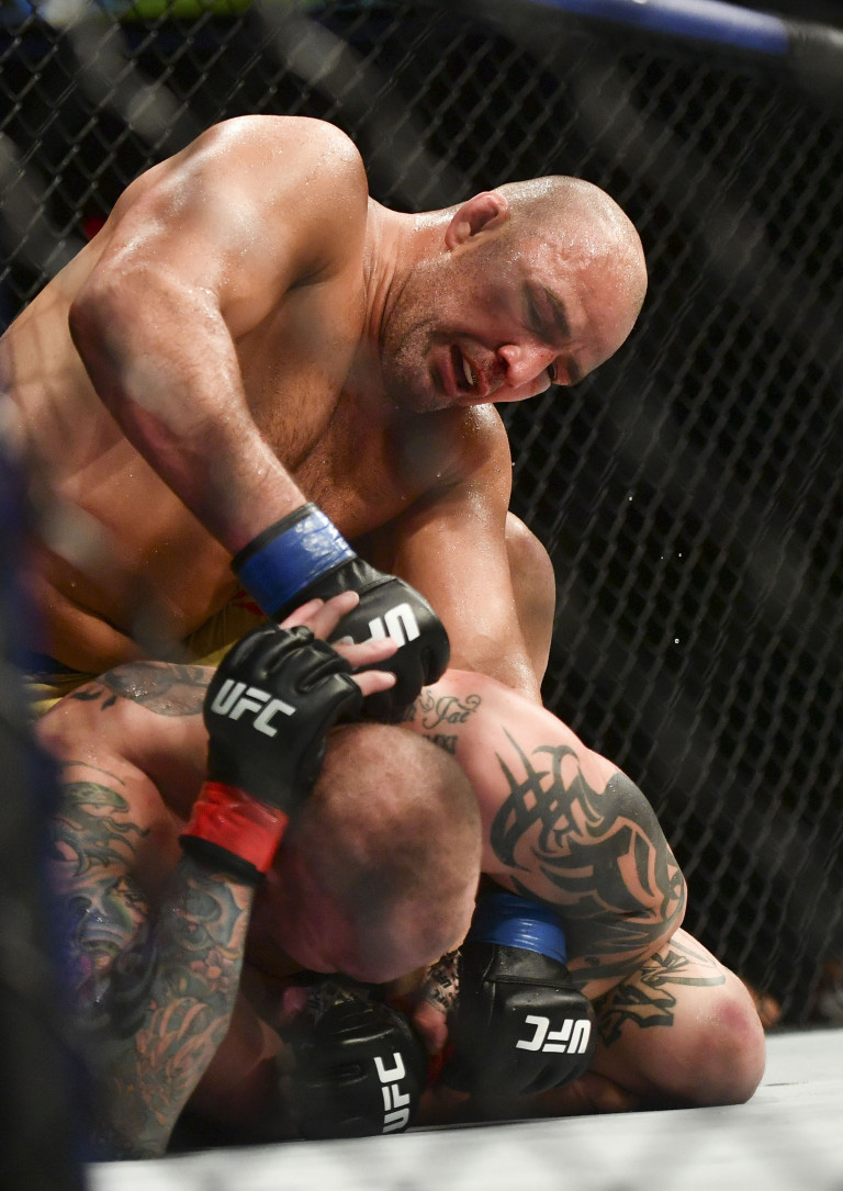 UFC FN 171: &quot;Lão tướng&quot; Glover Teixeira thi đấu chói sáng, hạ thuyết phục đối thủ sừng sỏ - Ảnh 7.