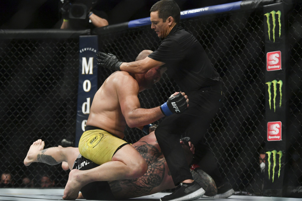 UFC FN 171: &quot;Lão tướng&quot; Glover Teixeira thi đấu chói sáng, hạ thuyết phục đối thủ sừng sỏ - Ảnh 9.