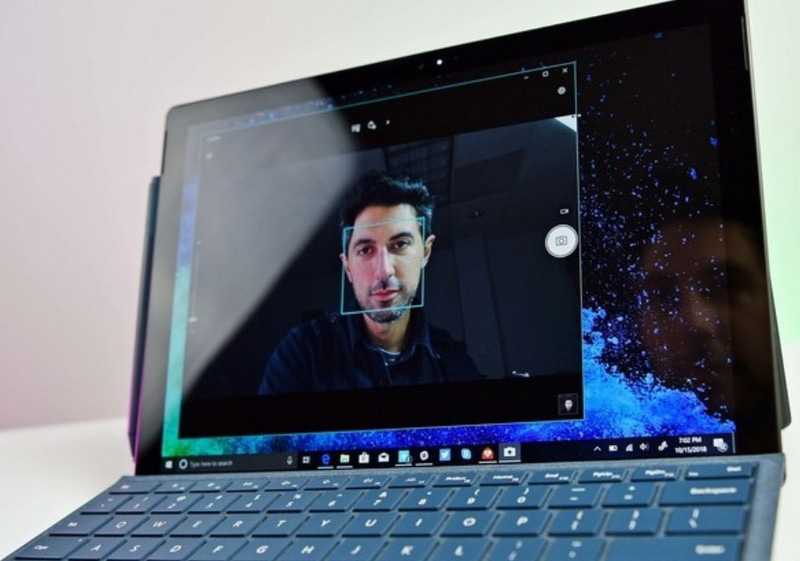 Surface không cần tấm che camera vì giải pháp chống nhìn trộm từ Microsoft  - Ảnh 1.
