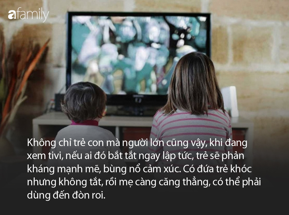 Con mải xem tivi không chịu tắt, 3 bà mẹ có 3 câu nói hoàn toàn khác nhau và hiệu quả cũng khác biệt rõ rệt - Ảnh 2.