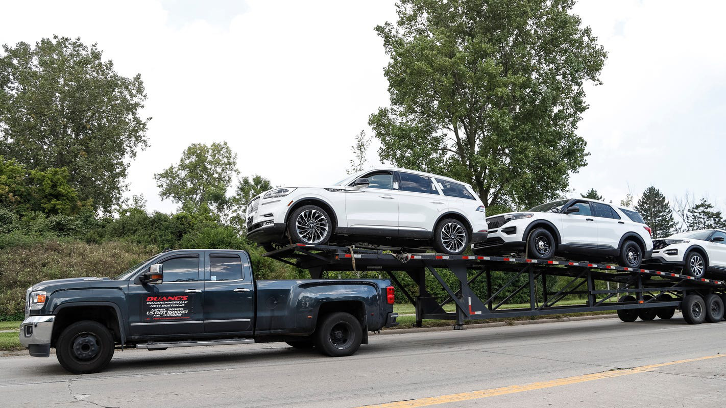 Ford Bronco hứa hẹn sẽ thành công hơn khi tránh được vết xe đổ của đàn anh Explorer - Ảnh 1.