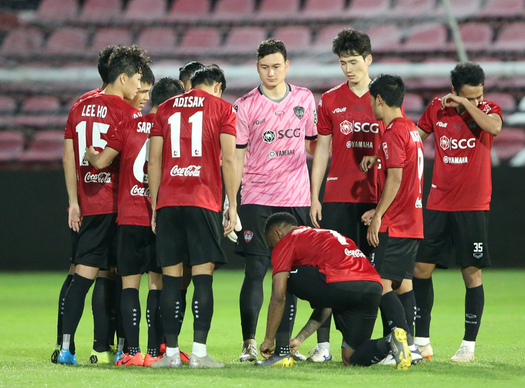 Thai League bị &quot;xếp ngang hàng&quot; với các dịch vụ giải trí và massage, không thể trở lại sớm hơn dự kiến  - Ảnh 1.