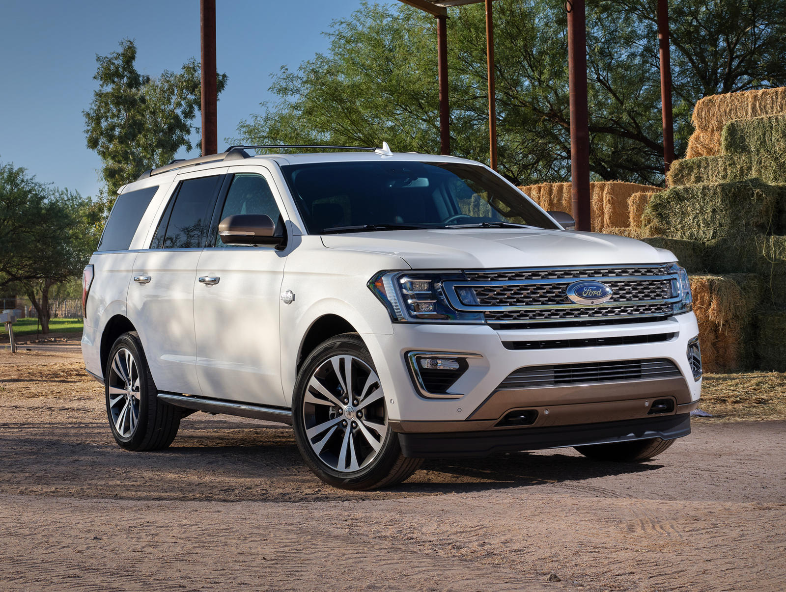 SUV khổng lồ Ford Excursion trước cơ hội quay trở lại - Ảnh 1. SUV khổng lồ Ford Excursion trước cơ hội quay trở lại - Ảnh 1.