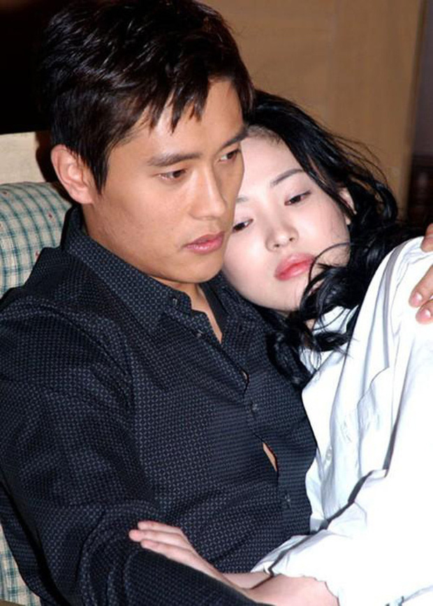 Lee Byung Hun: Tài tử khiến Song Hye Kyo và dàn nữ thần yêu điên dại, đầy bê bối tình dục và cú lột xác nhờ minh tinh tài phiệt - Ảnh 2.