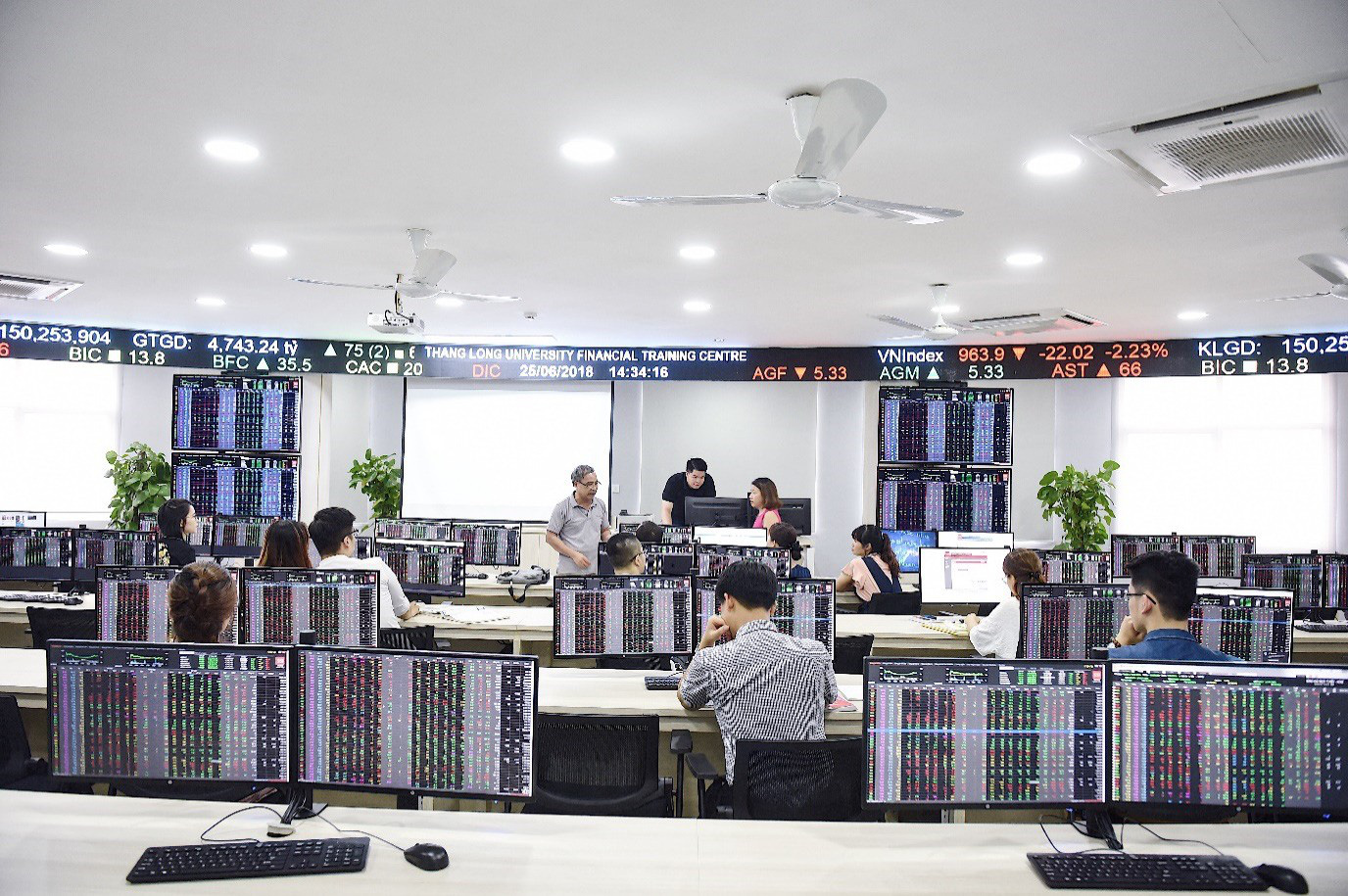 Bỏ túi ngay những ngành học mới “bắt trend” của Đại học Thăng Long - Ảnh 6. Bỏ túi ngay những ngành học mới “bắt trend” của Đại học Thăng Long - Ảnh 6.