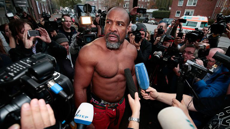 Shannon Briggs: Tôi sẽ gặp chạm trán với Mike Tyson, đó là quyết định chính thức - Ảnh 1.