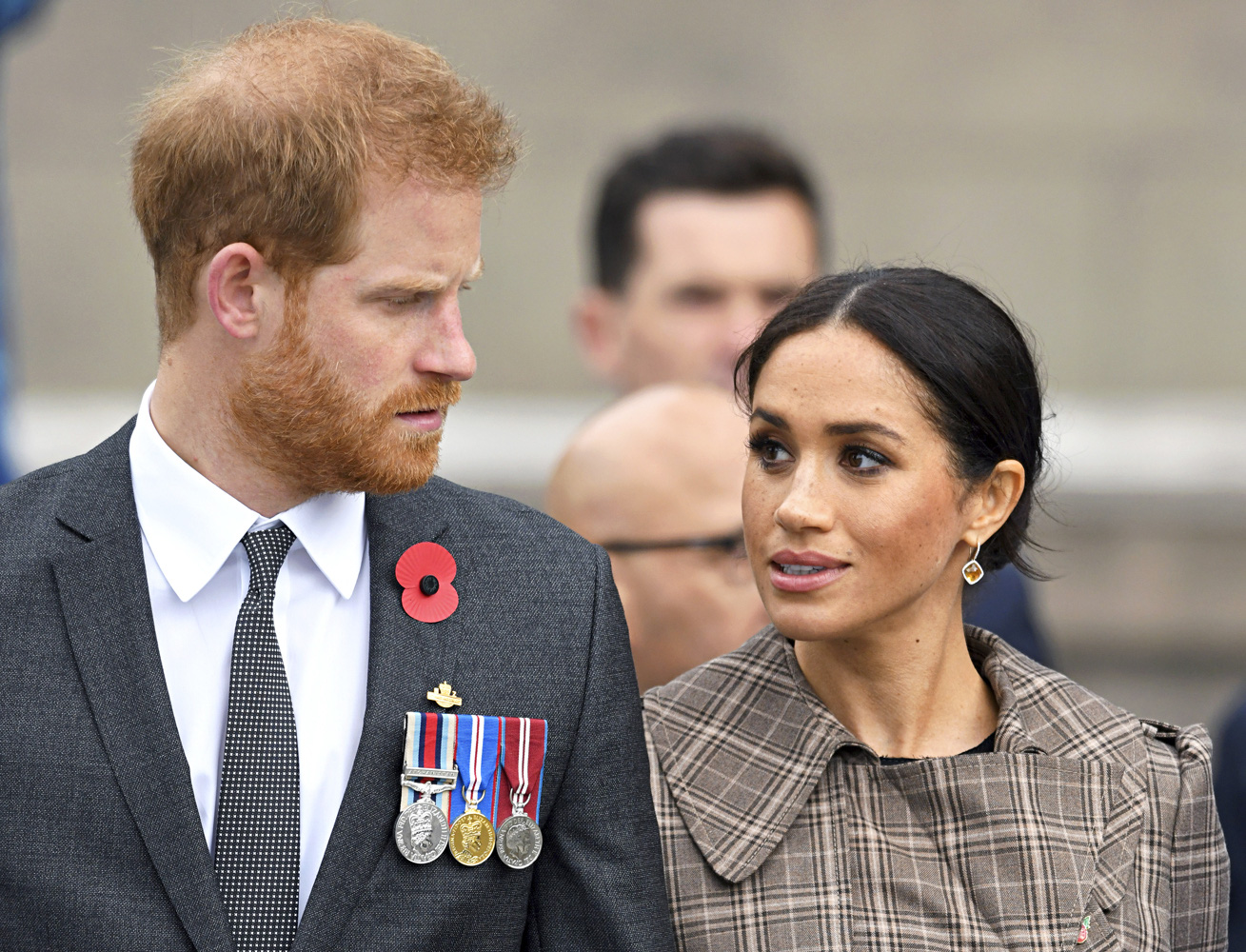 Cú tát giáng mạnh của nhà Meghan Markle dành cho người dân Anh: Hưởng thụ cuộc sống &quot;tầm gửi&quot; trong khi ngoài kia biết bao người đang khổ sở - Ảnh 2.