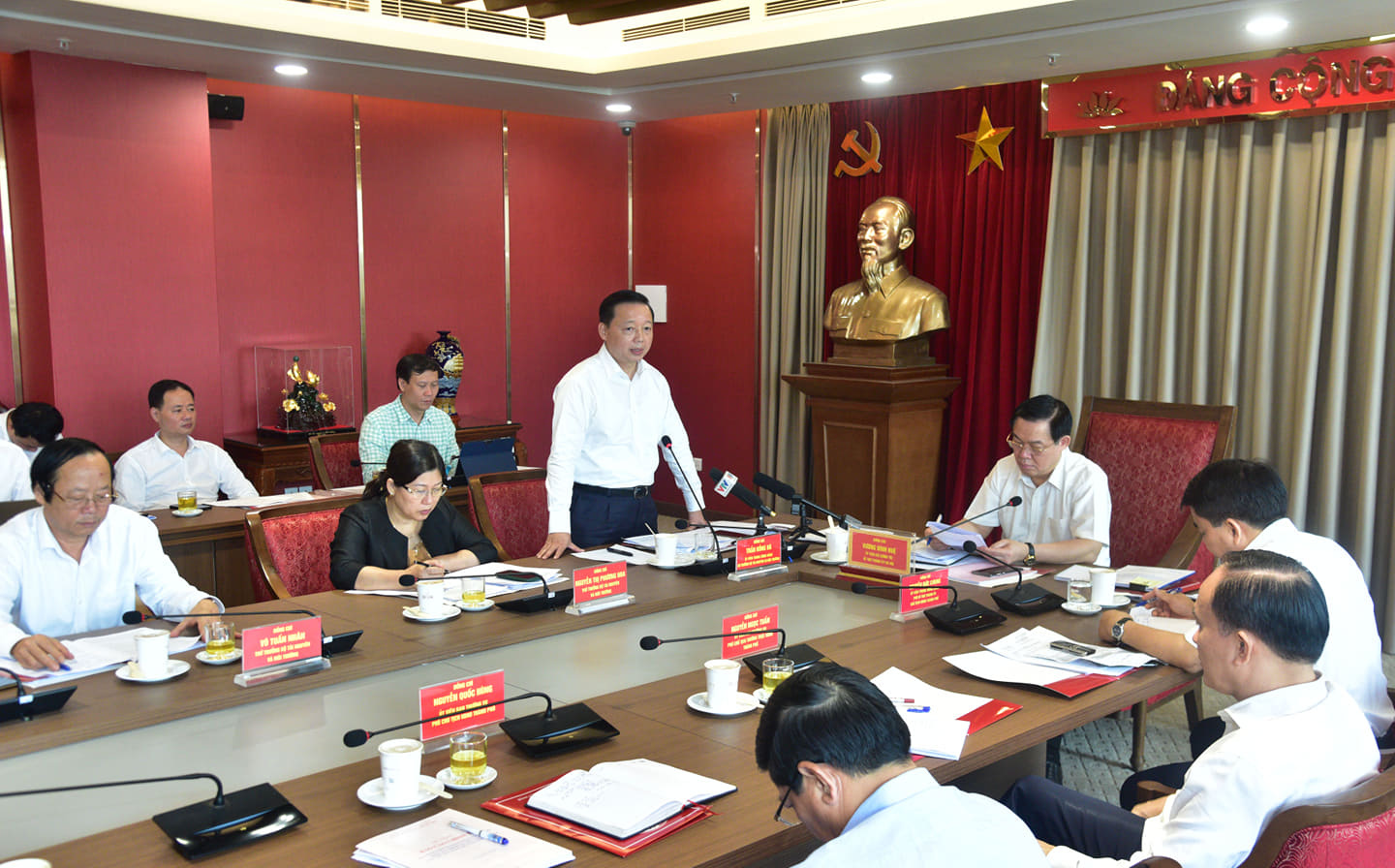 Hà Nội nêu 12 kiến nghị, đề xuất về bảo vệ môi trường và quản lý đất đai - Ảnh 4. Hà Nội nêu 12 kiến nghị, đề xuất về bảo vệ môi trường và quản lý đất đai - Ảnh 4.