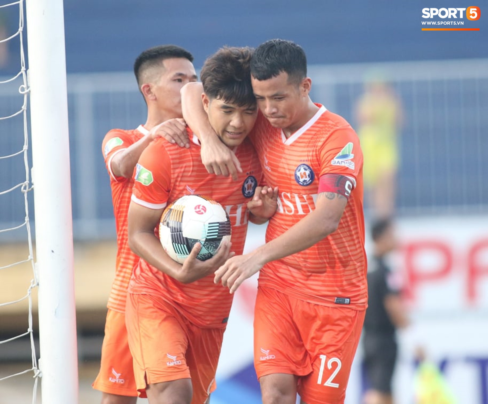 Cúp Quốc gia 2020: Đức Chinh tỏa sáng giúp Đà Nẵng đi tiếp, đội bóng Hạng Nhất mang đến bất ngờ lớn - Ảnh 1.