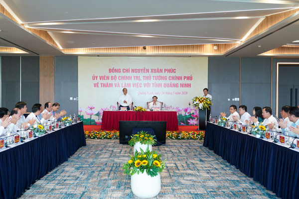 Thủ tướng: Quảng Ninh là hình mẫu về chuyển đổi mô hình kinh tế thành công từ &quot;đen sang xanh&quot; - Ảnh 1.