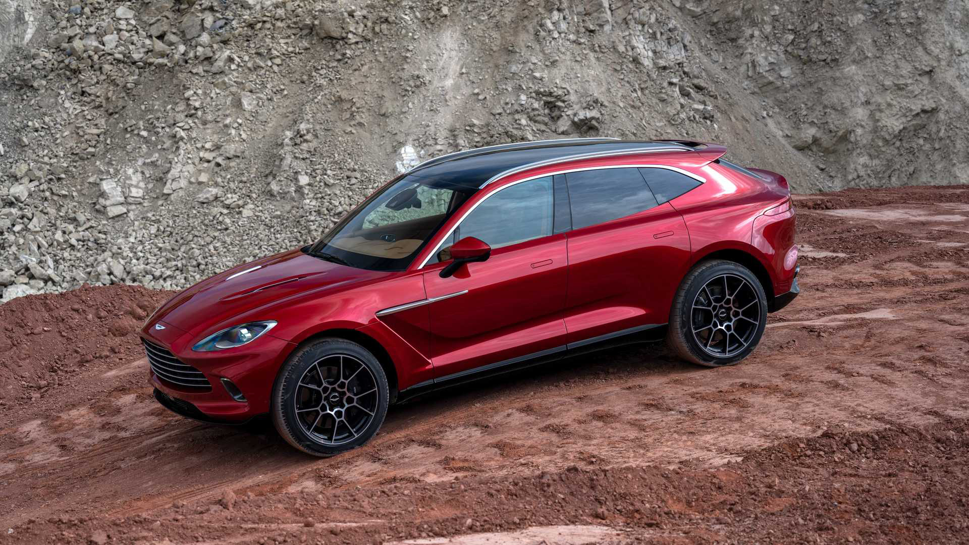 Aston Martin trảm tướng, lấy người từ Mercedes-AMG - Ảnh 1.