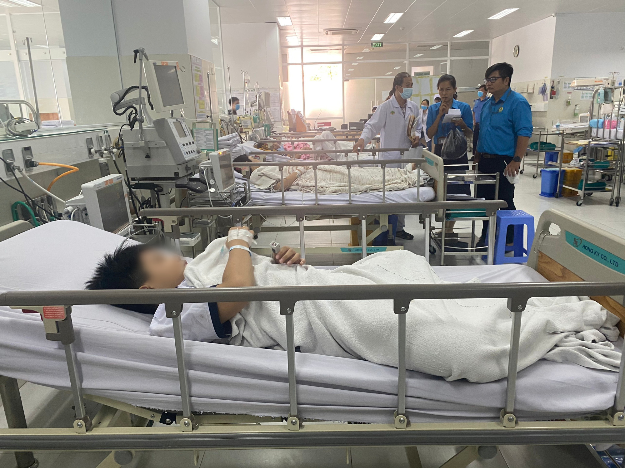 Danh tính 8 học sinh bị cây ngã đè phải cấp cứu tại BV Nhi Đồng 2: 4 trường hợp chấn thương nặng - Ảnh 5.