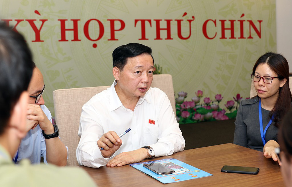 Bộ trưởng Trần Hồng Hà: Không loại trừ việc người nước ngoài “núp bóng” thuê, mua đất có vị trí trọng yếu - Ảnh 1.