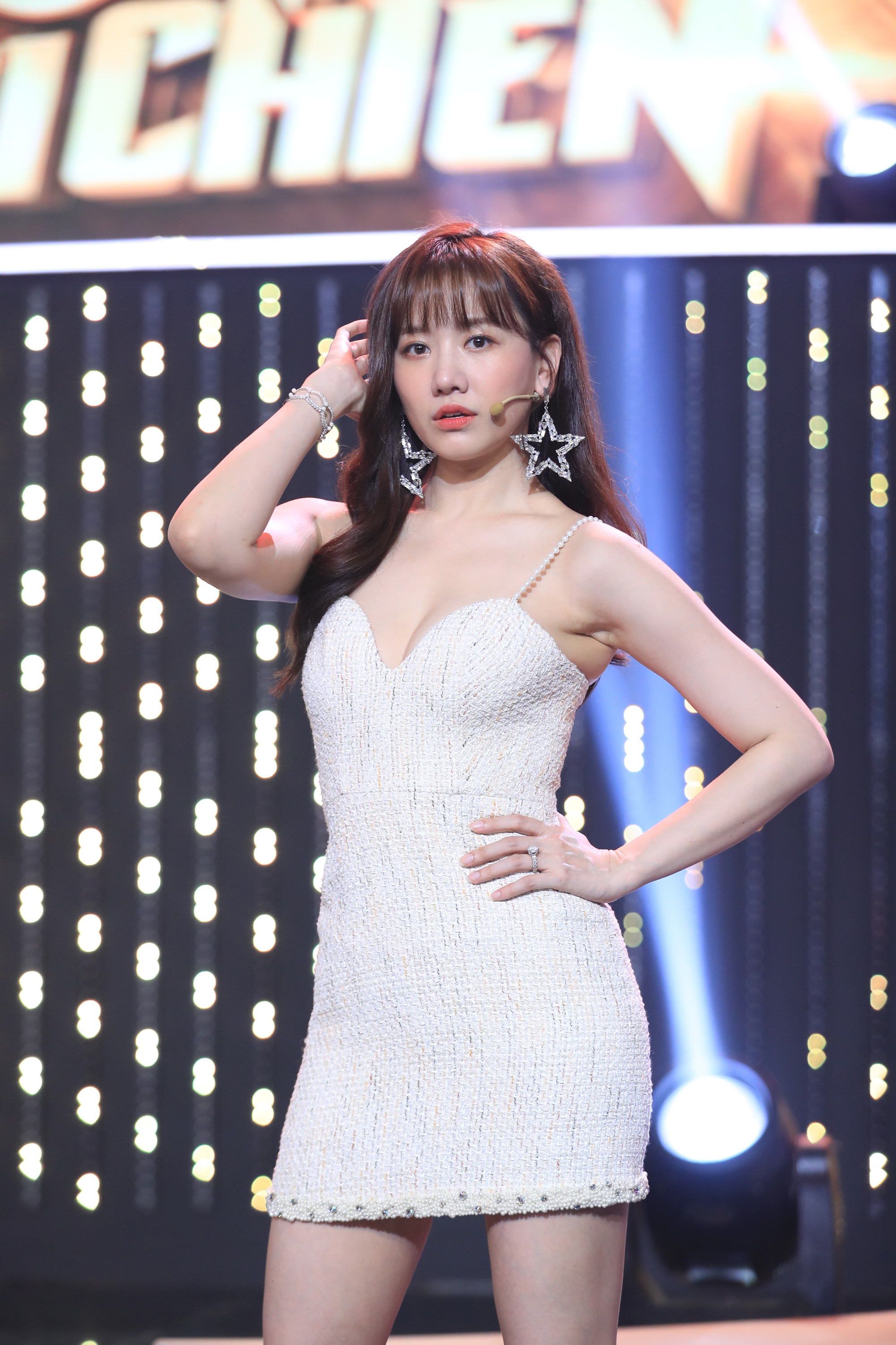 Ninh Dương Lan Ngọc tự nhận là vợ chồng với thí sinh, muốn kết thúc chương trình để cưới ngay - Ảnh 3. Ninh Dương Lan Ngọc tự nhận là vợ chồng với thí sinh, muốn kết thúc chương trình để cưới ngay - Ảnh 3.