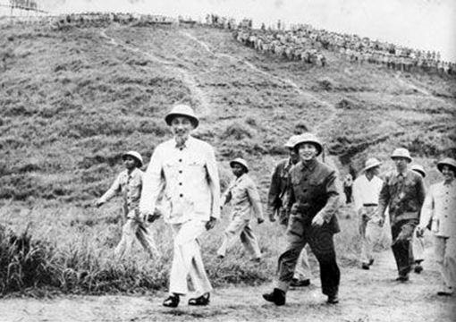 Chủ tịch Hồ Chí Minh với việc xây dựng lực lượng vũ trang nhân dân - Ảnh 1.