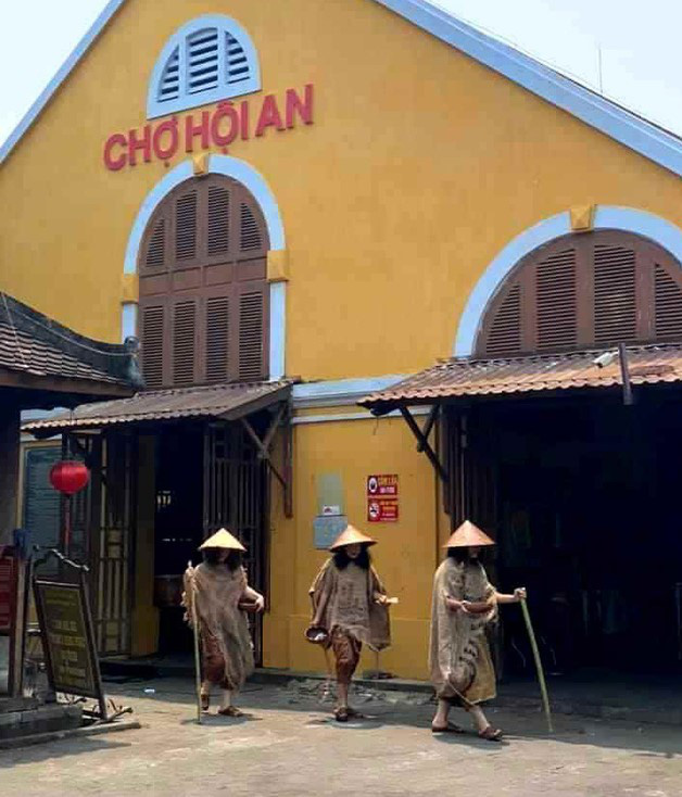 Vụ “diễn trò” ăn xin ở phố cổ Hội An: Xử phạt 5 người với tổng số tiền 67,5 triệu đồng - Ảnh 2. Vụ “diễn trò” ăn xin ở phố cổ Hội An: Xử phạt 5 người với tổng số tiền 67,5 triệu đồng - Ảnh 2.