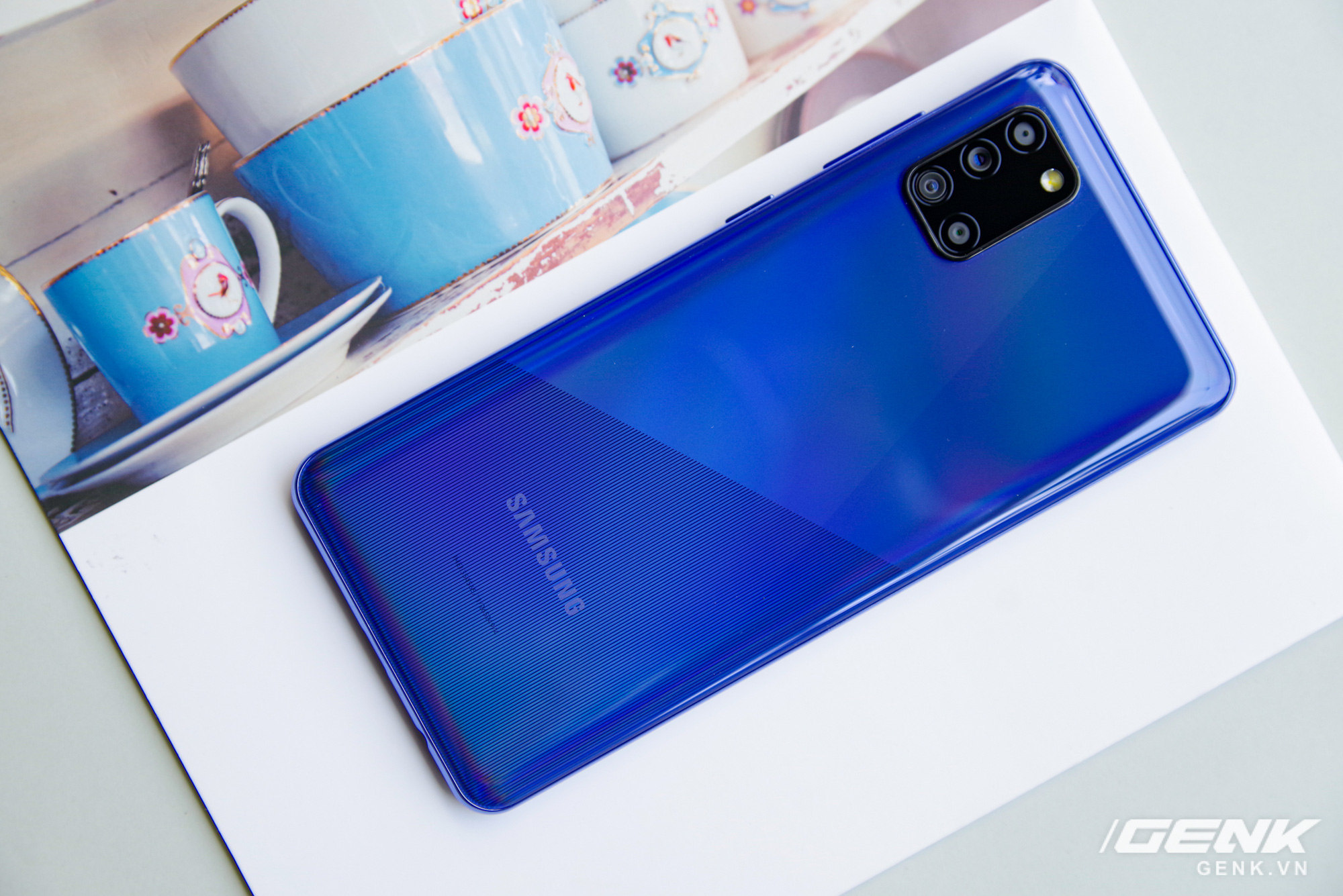 Trên tay Galaxy A31: ngoại hình chuẩn mực dòng A, 4 camera 48MP, pin 5000mAh - Ảnh 2.
