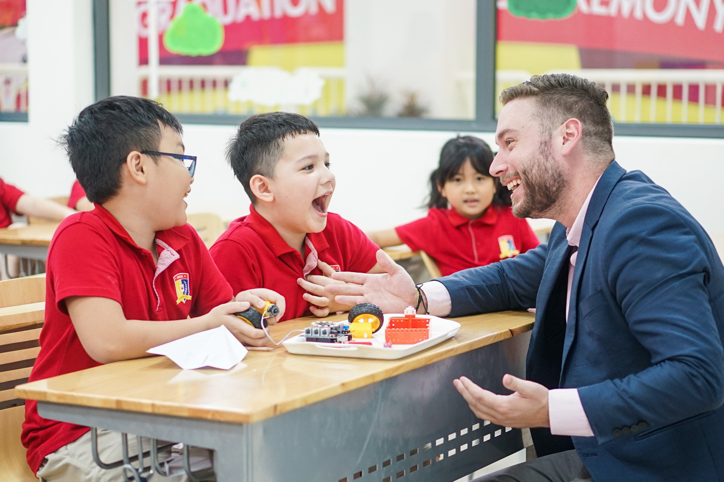 “Nắm bắt” cơ hội học tập tại Royal School với ưu đãi 25% học phí trong 5 năm khi đăng ký trước 30/05 - Ảnh 2.