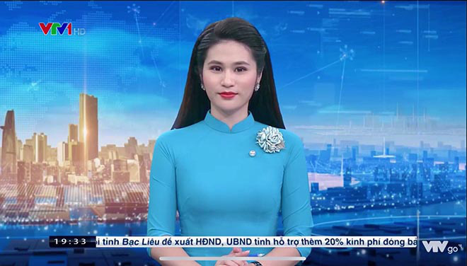 Vẻ gợi cảm đời thường của BTV nổi tiếng, dẫn Thời sự 19h VTV - Ảnh 2.