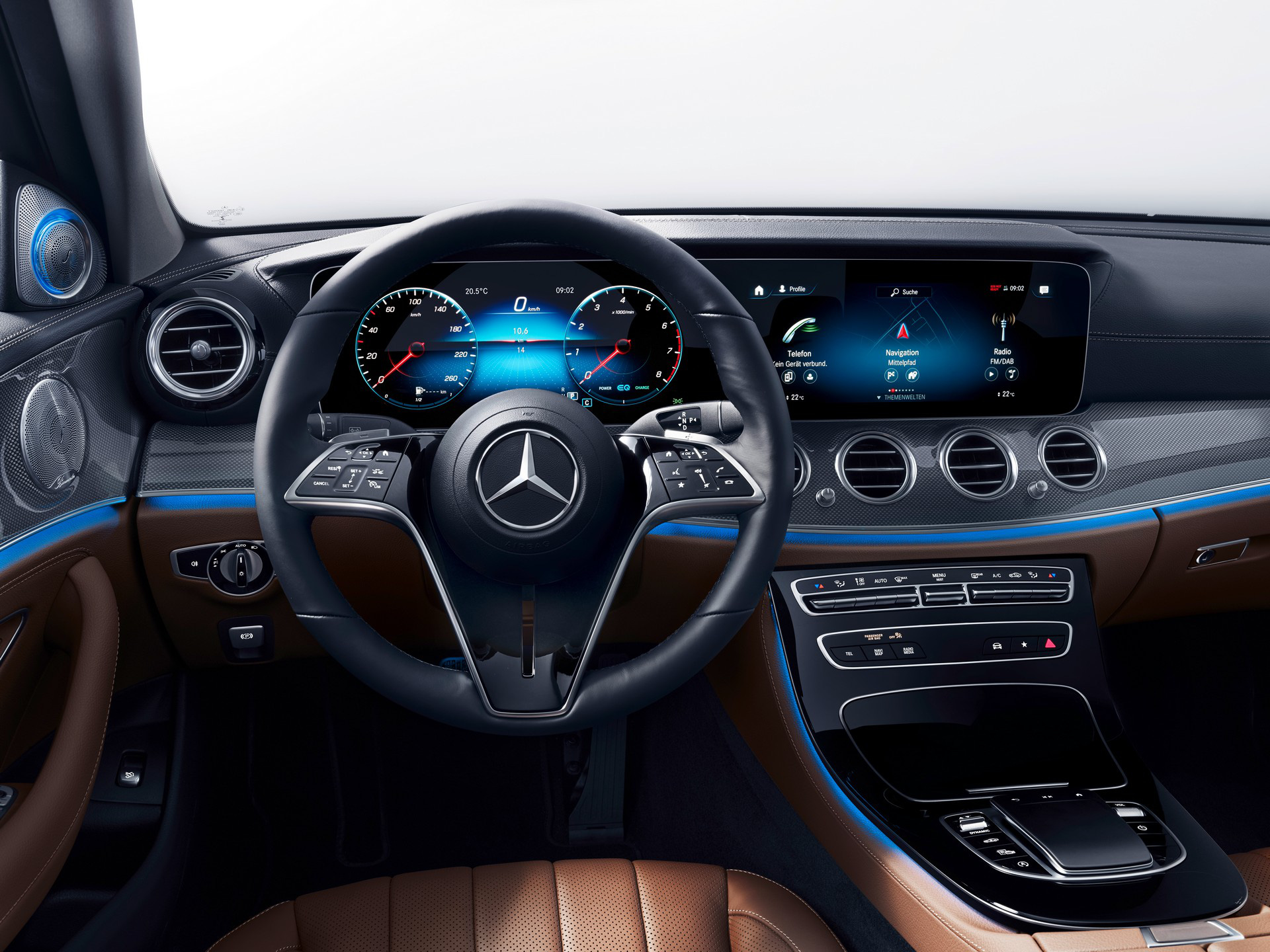 Mercedes-Benz E-Class thế hệ mới lộ vô-lăng cảm ứng siêu nhạy, có tính năng vuốt như iPhone - Ảnh 1.