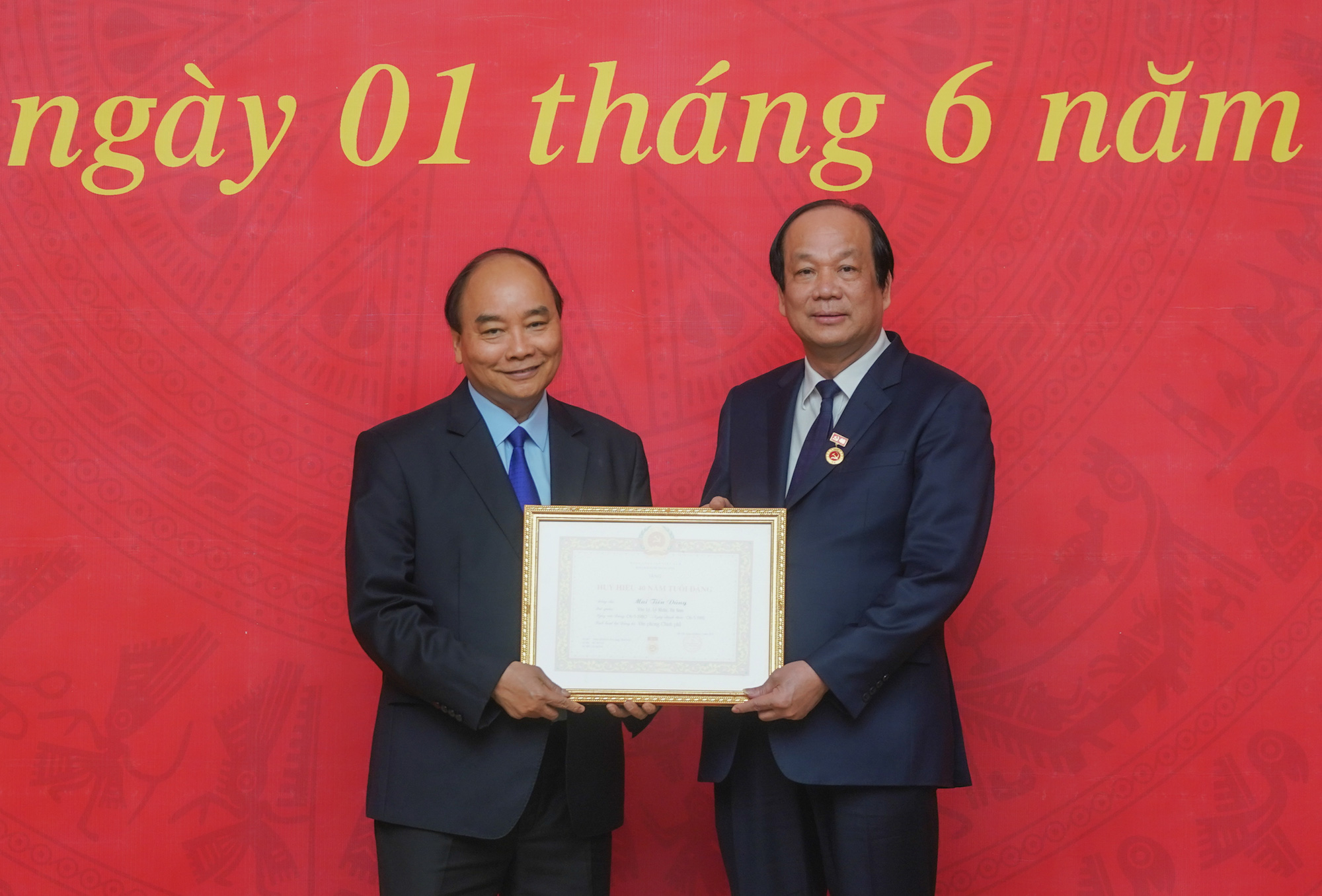 Thủ tướng Nguyễn Xuân Phúc: Công tác xây dựng Đảng là nhiệm vụ thường xuyên - Ảnh 1.
