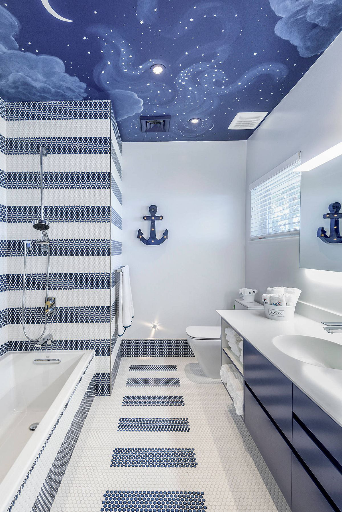 Decor phòng tắm mùa hè &quot;mát lịm&quot; với tông màu trắng - xanh - Ảnh 6.