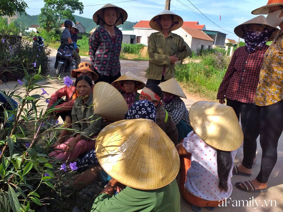 Vụ bé trai tử vong trong căn nhà hoang: Triệu tập thêm một nam sinh lớp 11 - Ảnh 2.