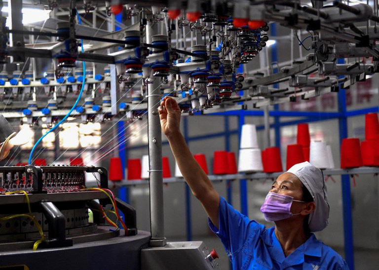 Phó Viện trưởng CIEM bình luận về việc giảm thuế cứu doanh nghiệp: Vấn đề là cứu đến đâu, chứ không thể cứu hết được! - Ảnh 1.