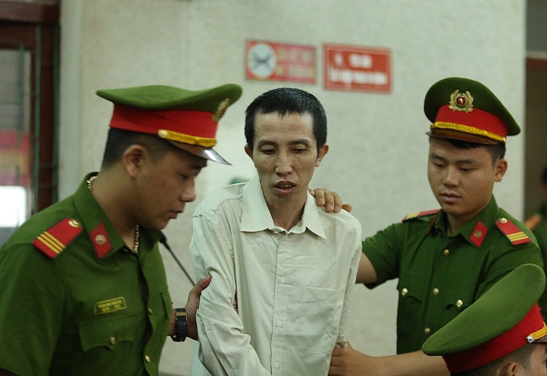 Xét xử mẹ nữ sinh giao gà ở Điện Biên: Luật sư của Vì Thị Thu vắng mặt, HĐXX đề nghị hoãn phiên tòa - Ảnh 7.