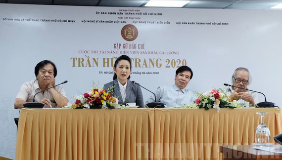 Giải thưởng cải lương Trần Hữu Trang trở lại - Ảnh 1.