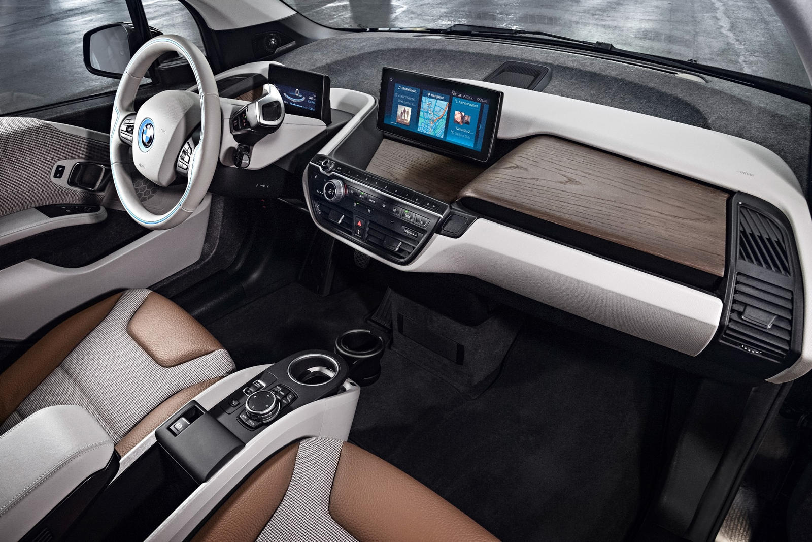Bỏ i8, BMW tập trung cho i3, dự tính tăng gấp đôi sản lượng đáp ứng nhu cầu mua - Ảnh 2. Bỏ i8, BMW tập trung cho i3, dự tính tăng gấp đôi sản lượng đáp ứng nhu cầu mua - Ảnh 2.