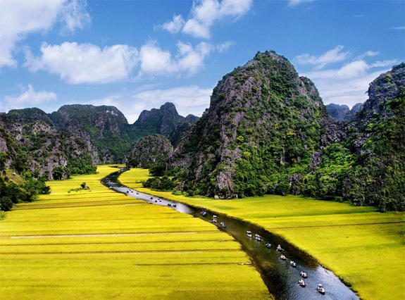 Ninh Bình: Tiếp tục đăng cai Năm Du lịch Quốc gia 2021 - Ảnh 1.