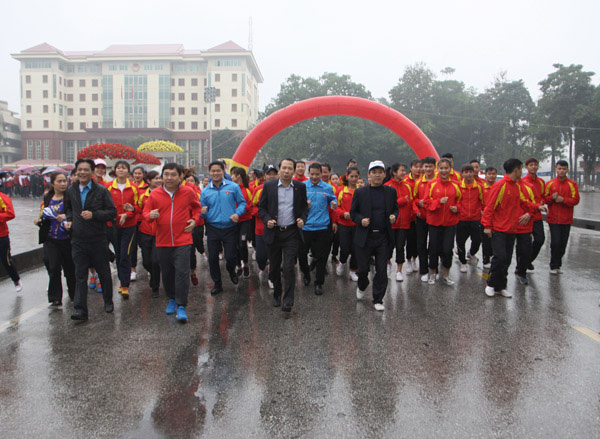 Hà Giang: Tổ chức các hoạt động TDTT cho mọi người năm 2020 và Ngày chạy Olympic vì sức khỏe toàn dân giai đoạn 2020-2030 - Ảnh 1.