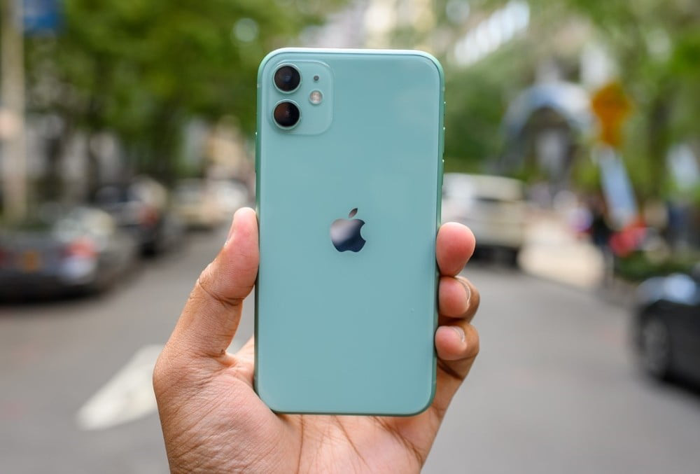 Đại hạ giá 7 triệu đồng, xuống tiền mua Huawei Mate 30 Pro hay iPhone 11?  - Ảnh 3.